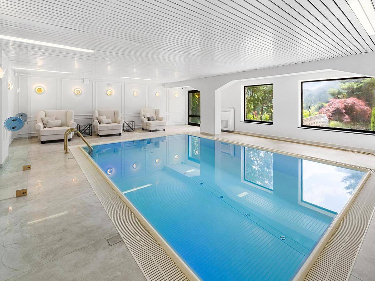 Five-Bedroom Villa with Pool, Sauna, Terraces and Garden in Hochsteiermark