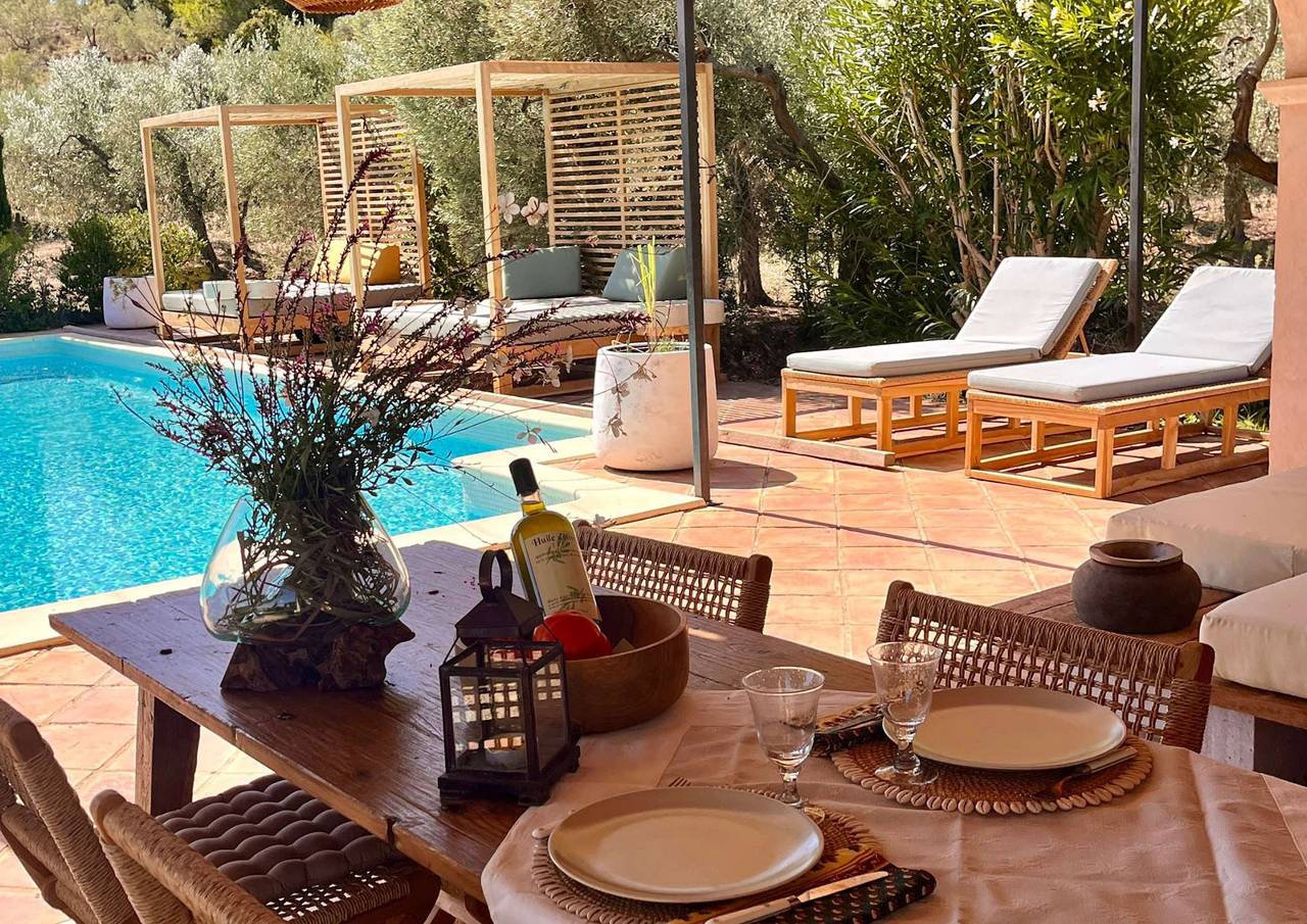 Luxury  country house, Mouriès, Alpilles, big plot, intimate pool area. in Mouriès, Region de Arles