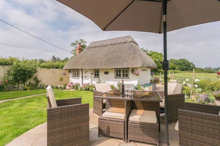 Cottage for 6 people, with hot tub and garden in Kent