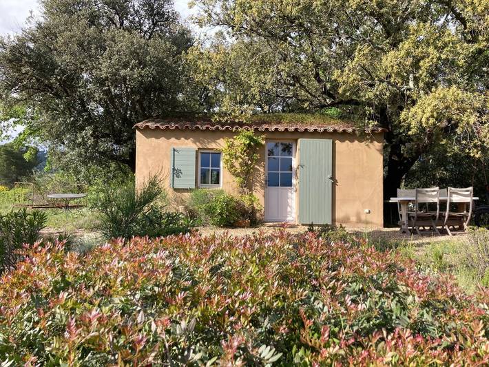 Gîte pour 4 personnes, avec piscine ainsi que jardin et terrasse dans le Var - 2