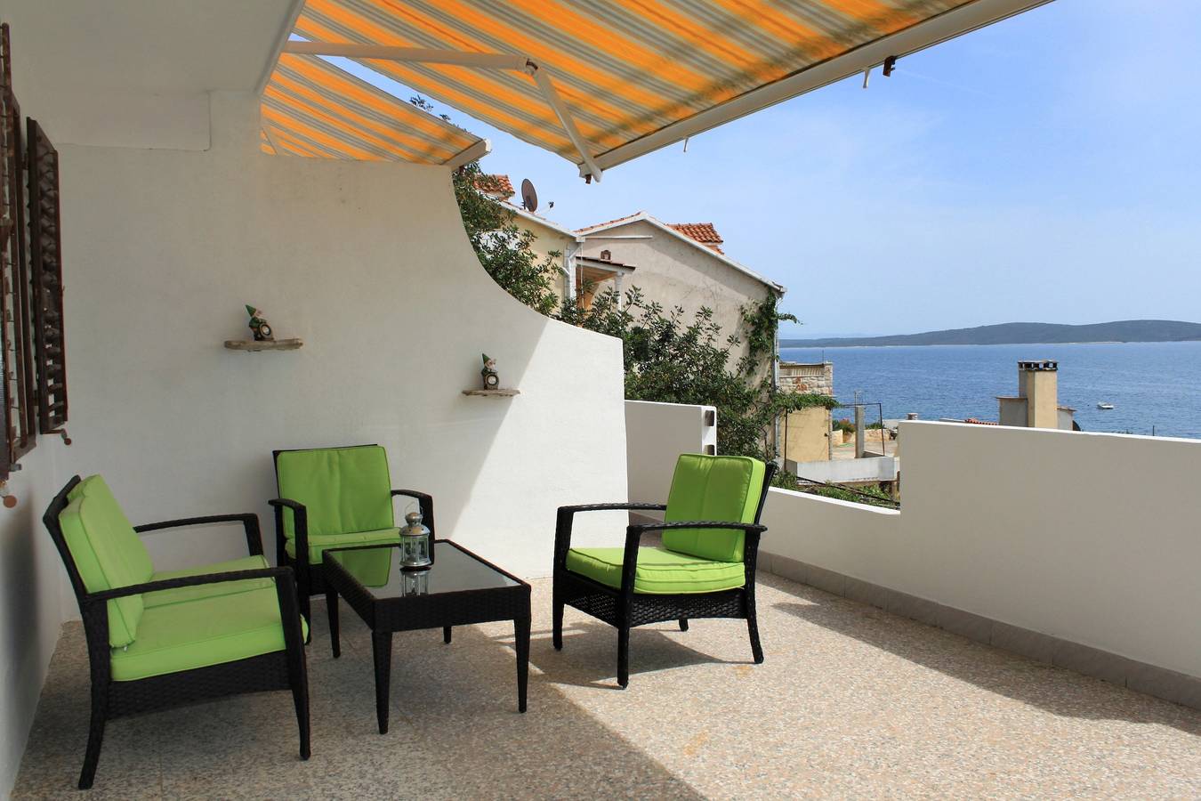 Ganze Wohnung, 2-Zimmer-Ferienwohnung am Strand Ivan Dolac, Hvar A-5709-b in Hvar