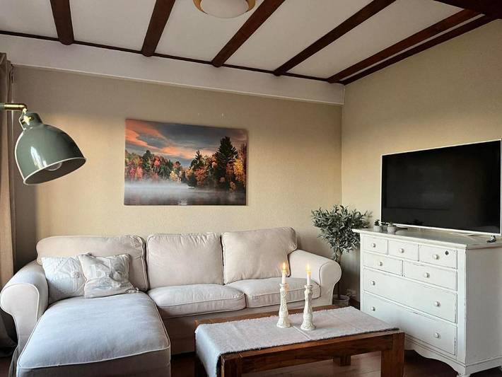 Ferienhaus für 6 Personen, mit Balkon und Whirlpool sowie Terrasse und Garten