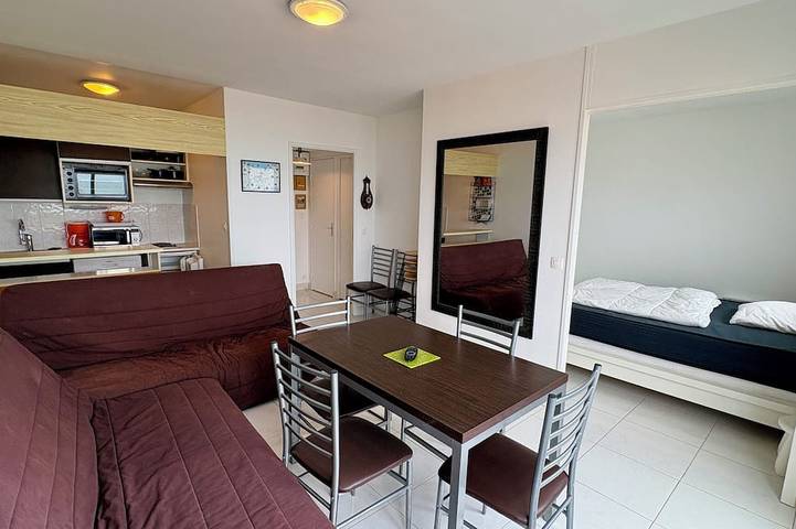 Appartement entier, Appartement vue mer situé au coeur des plages du Débarquement in Saint-Aubin-sur-Mer (Calvados), Région de Caen