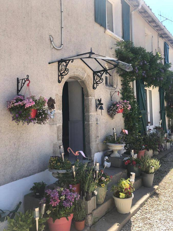 Deluxe Double Room with Shower in Bressuire, Deux-Sèvres
