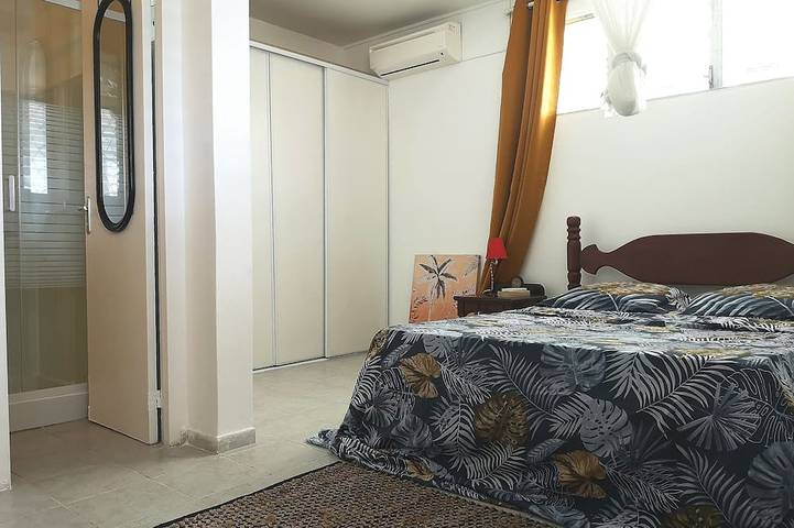 Gîte pour 6 personnes, avec terrasse ainsi que jardin et piscine dans Anse à l'Ane - 2