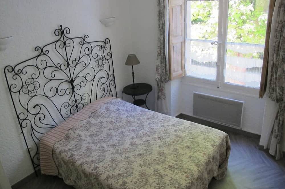 Ganze Wohnung, Charming apartment at the foot of the Luberon ochres in Rustrel, Regionaler Naturpark Luberon