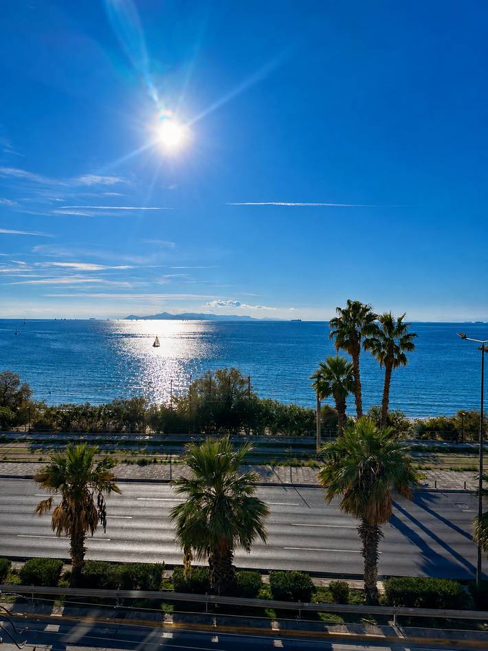 Ganze Wohnung, Adelos Coastal Chic am Meer - Athener Riviera in Athen, Süd-Athen