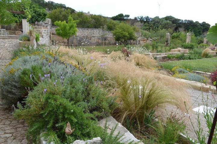 Location de vacances pour 8 personnes, avec piscine et jardin ainsi que vue et terrasse à Alaior - 4