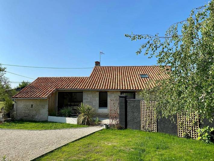 Location de vacances pour 4 personnes, avec jacuzzi et jardin à Vendeuvre-du-Poitou - 3