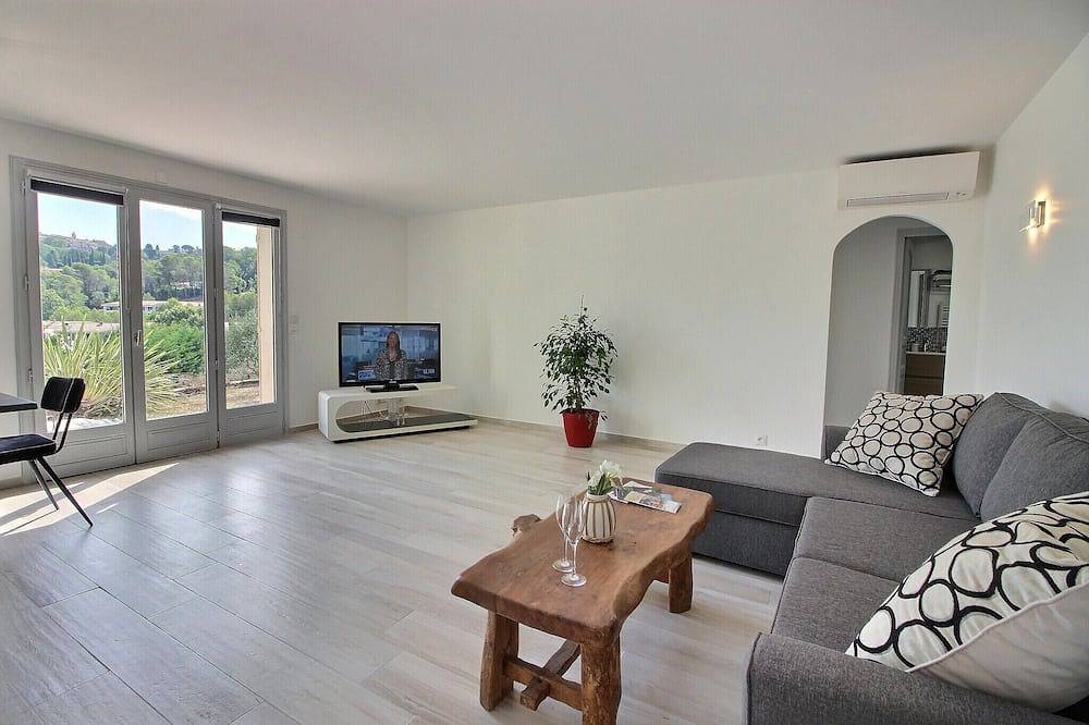 Bel Appart 50 m2 Dans le Site Classé de Mougins, Clim Terrasse in Mougins, Cannes region