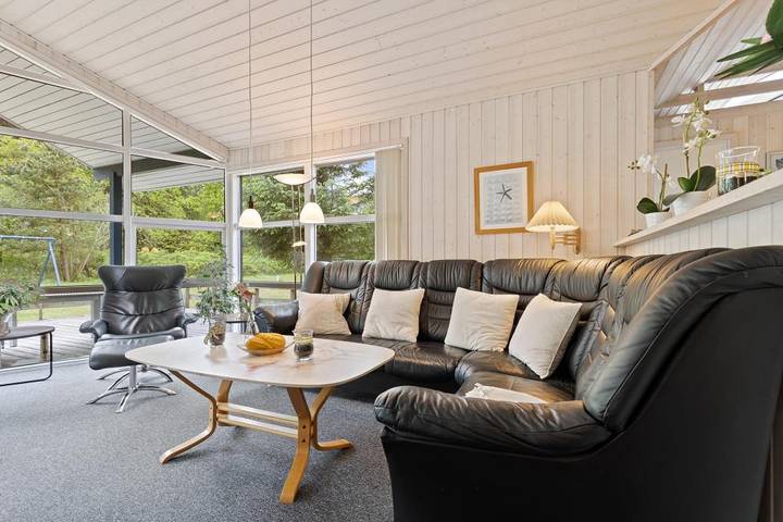 Ferienhaus für 12 Personen, mit Balkon/Terrasse und Whirlpool sowie Terrasse und Garten in Houstrup Strand - 4
