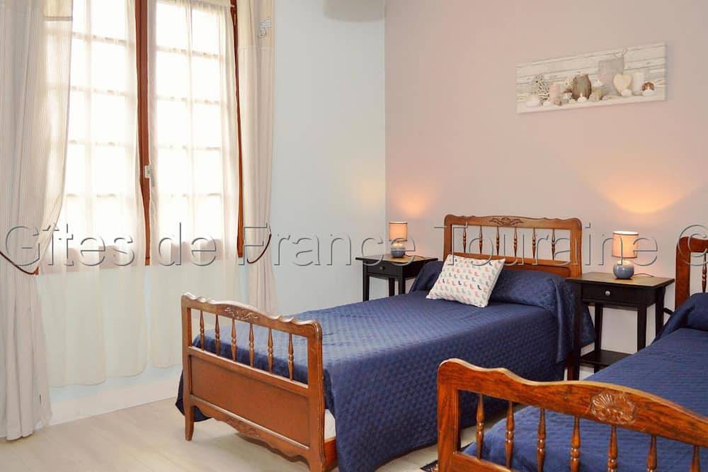 Charming Cottage with Garden, Near Château d'Azay-le-Rideau, Wifi, Fireplace, Baby-Friendly in Azay-le-Rideau, Loire Valley