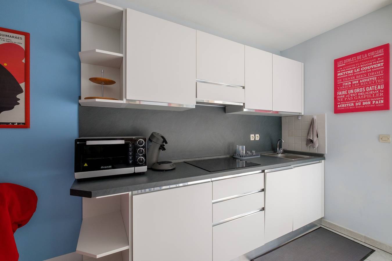 Entire apartment, Holiday Apartment "Bilocale A Nizza" with Private Terrace, Balcony & Wi-Fi in Nice (France), Nice region