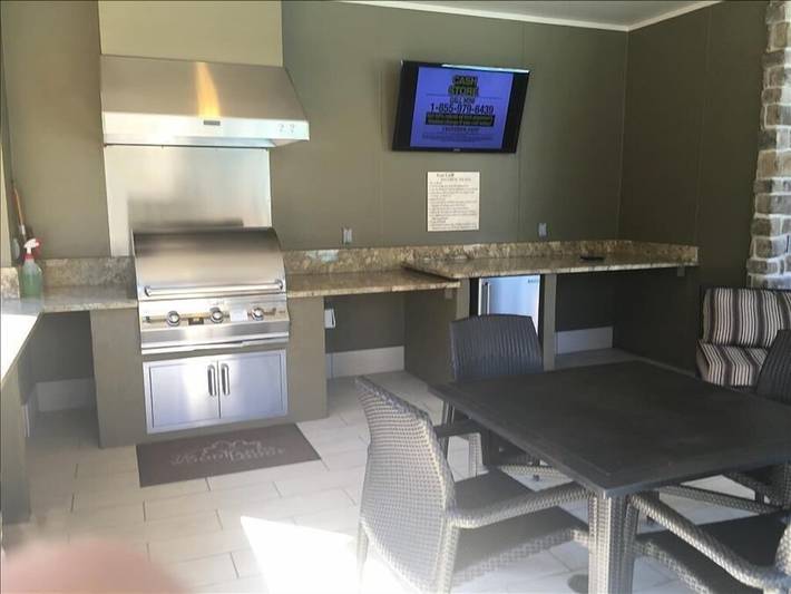 Vacation rental for 6 people, with balcony and yard in The Woodlands
