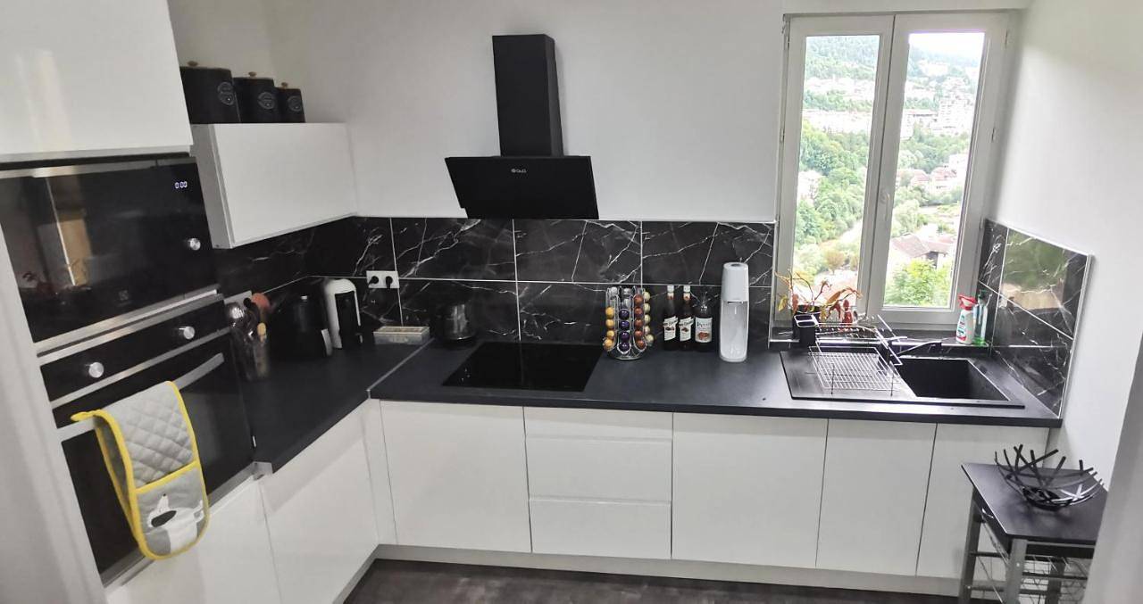 Appartement entier, Two-Bedroom Apartment with Mountain View in Saint-Claude (Jura), Parc naturel régional du Haut-Jura