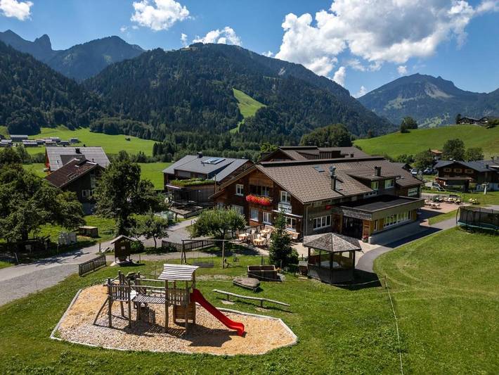 Vakantieappartement voor 5 personen, met Terras en Tuin in Schoppernau