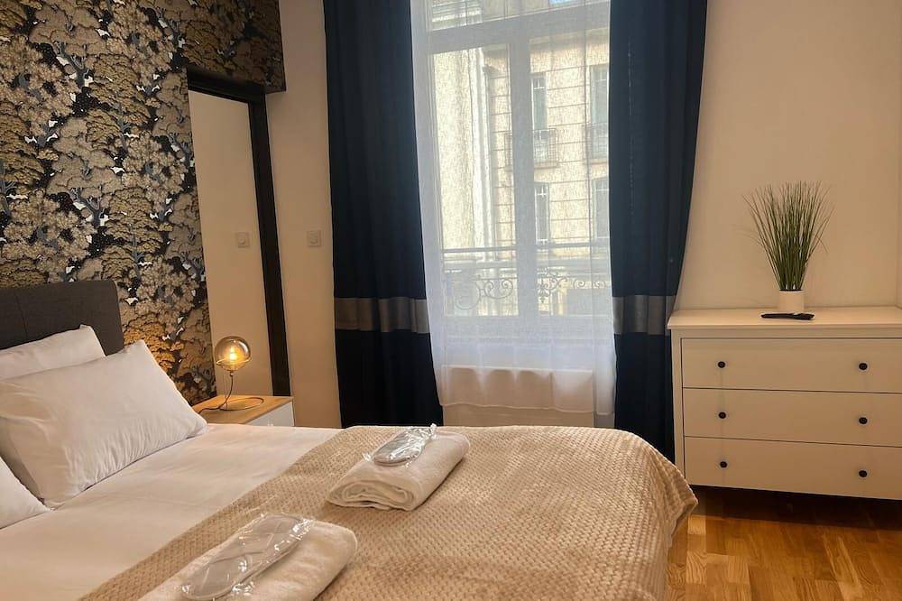 Entire apartment, The Original - Villa Courtais - Hypercentre in Montluçon, Montluçon region