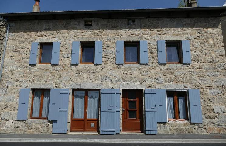 Location de vacances pour 8 personnes, avec terrasse à Saint-Julien-Boutières