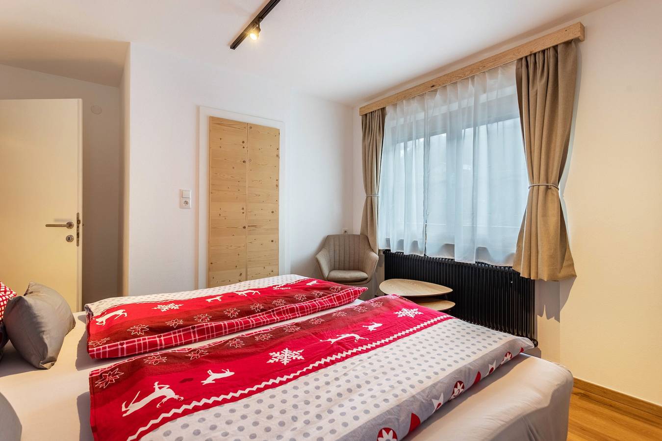 Entire apartment, Apartment 'Bergwelt A1' with Mountain View, Balcony and Wi-Fi in Niederau, Wildschönau