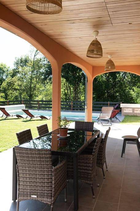 Villa with Private Pool in Ladignac-le-Long, Région de Limoges
