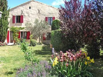 Gîte pour 4 personnes, avec jardin et terrasse à Redortiers
