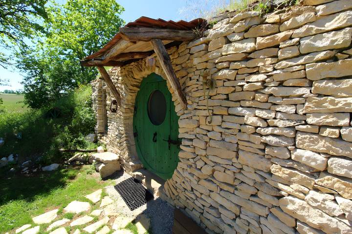 Location de vacances pour 4 personnes, avec jacuzzi et jardin, animaux acceptés à Lavaurette