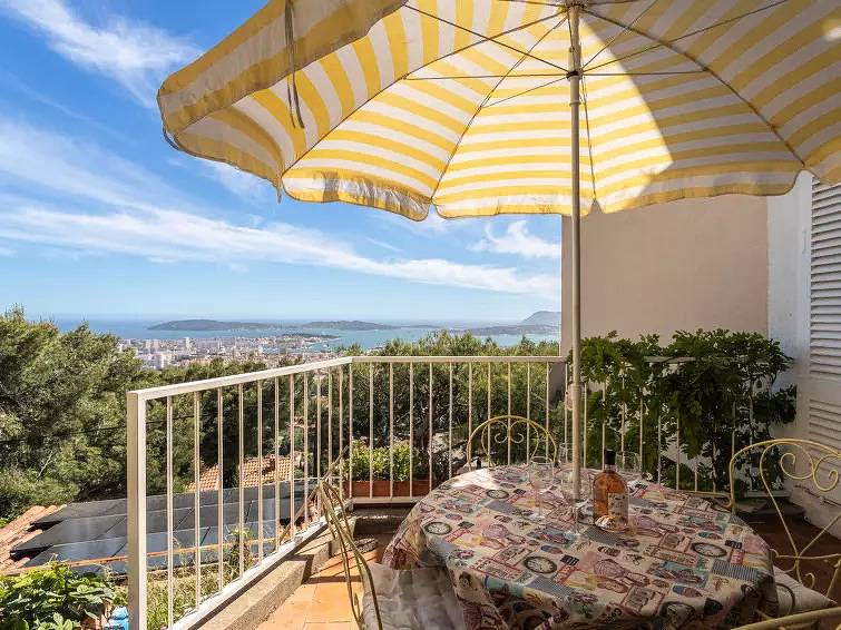 6 personas in Tolón, Region de Toulon