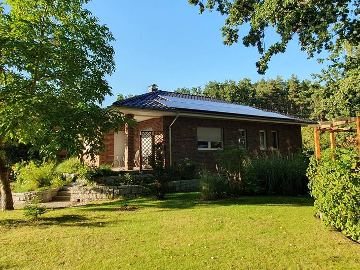 Ferienhaus für 6 Personen, mit Balkon und Terrasse sowie Garten in Birkenwerder