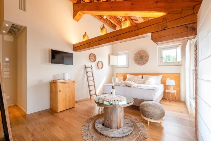Hotel para 2 personas, con jacuzzi además de sauna y jardín - 1