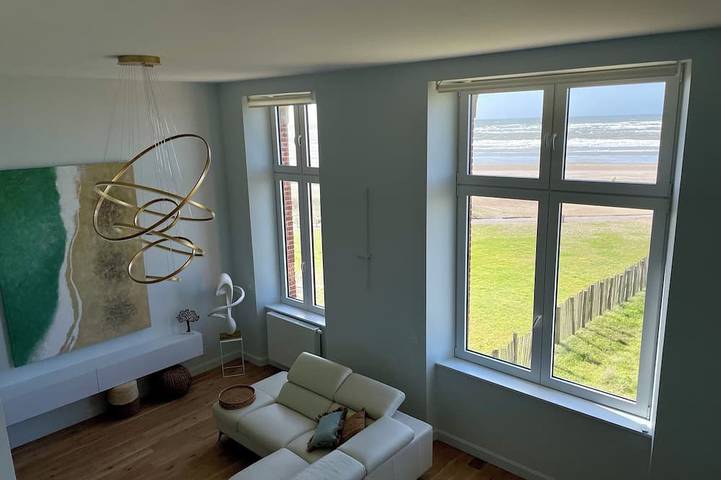 Appartement entier, Face Mer Pieds Dans L'Eau Duplex 4 Chambres 150 M2 8-12 personnes, parking ,WIFI in Berck-Plage, Berck
