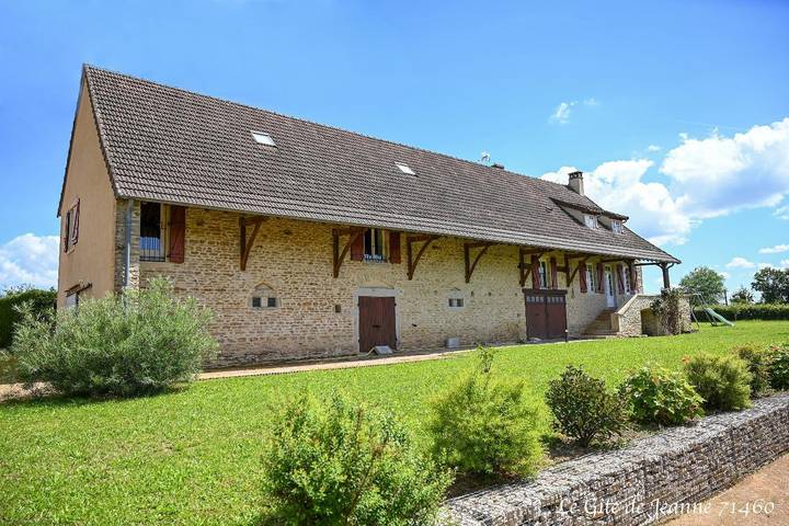 Gîte pour 12 personnes, avec Terrasse et Jardin