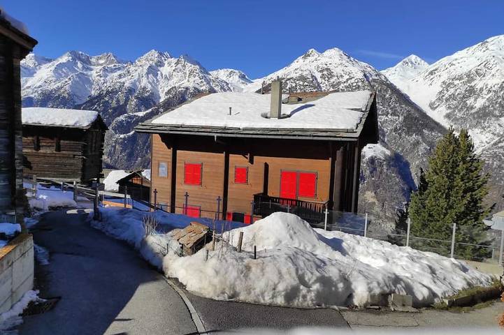 Entire apartment, Apartment with a dream view of the panorama of the four-thousand-meter peaks in Grächen, Wallisian Alps