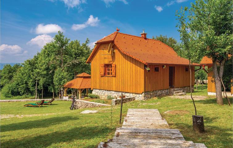 Reizende Ferienwohnung mit Pool, Terrasse und WLAN in Lika-Senj
