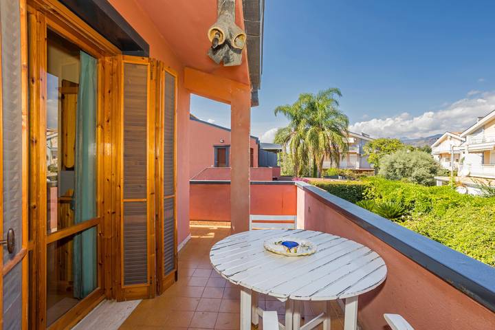 Gîte pour 5 personnes, avec jardin, adapté aux familles à Giardini-Naxos - 4