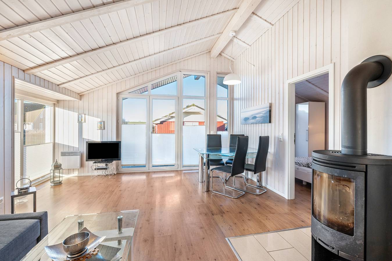 Ganze Wohnung, Ferienwohnung 'Ferienhaus Aquamarin' mit privater Terrasse und privatem Garten in Wesselburenerkoog, Nordseeküste