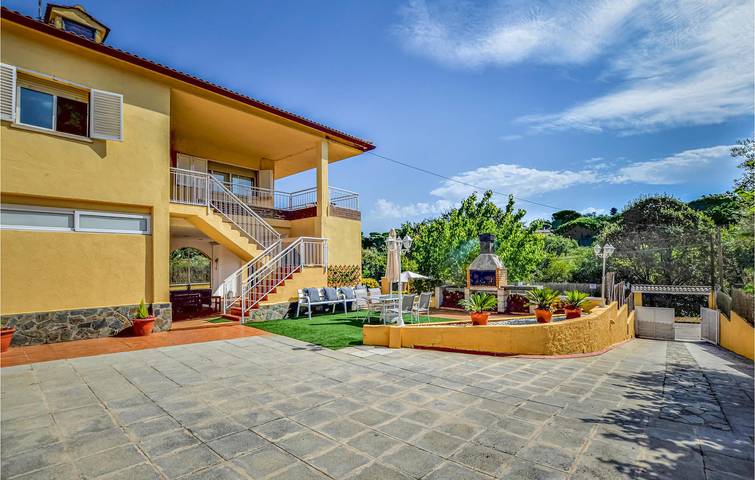 Location de vacances pour 8 personnes, avec jardin ainsi que piscine et terrasse, animaux acceptés à Maçanet de la Selva - 2