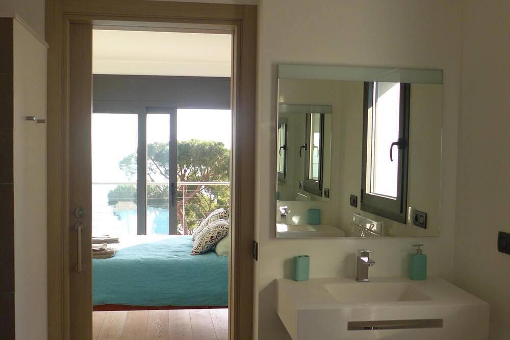 Tamariu, Neue Villa, 5 Schlafzimmer, Pool mit herrlichem Meerblick in Platja d'Aigua Xelida (Palafrugell), Tamariu