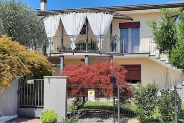Gîte pour 5 personnes, avec jardin et vue dans Castagnole