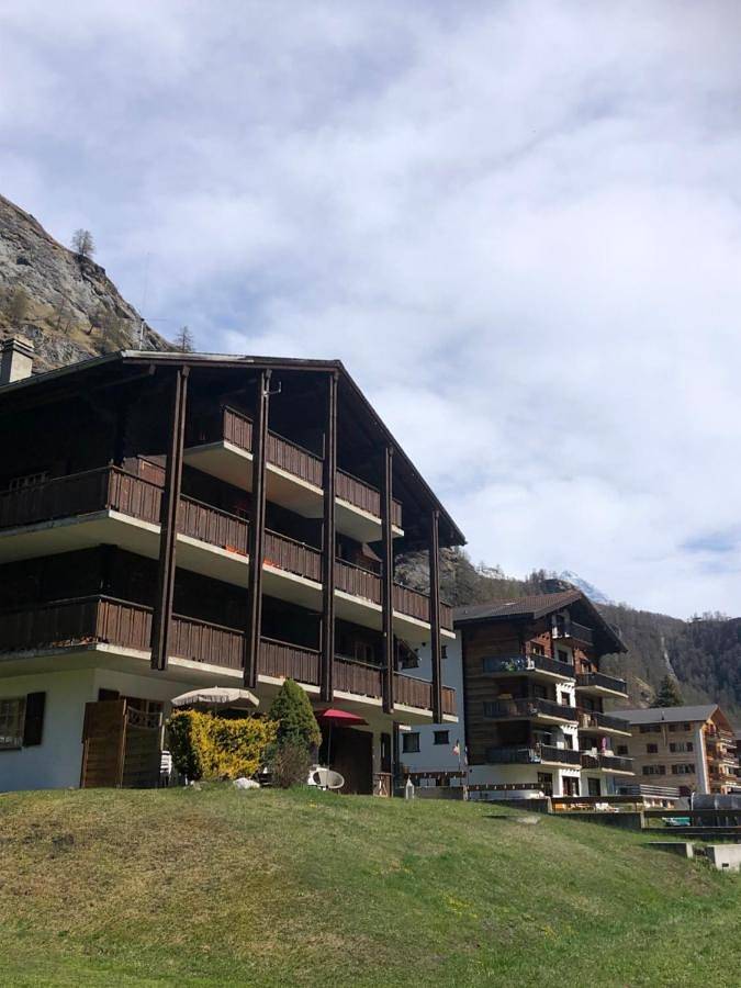 Gîte pour 2 personnes, avec jardin ainsi que terrasse et vue à Evolène - 4