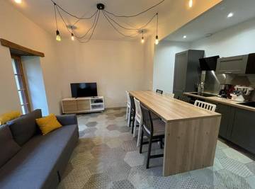 Gîte pour 8 personnes, avec jardin et terrasse à Chédigny
