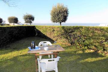 Gîte pour 2 personnes, avec jardin dans Plage du Chay