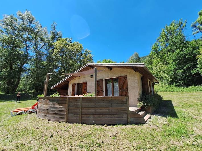 Location de vacances pour 6 personnes, avec terrasse à Valbonnais