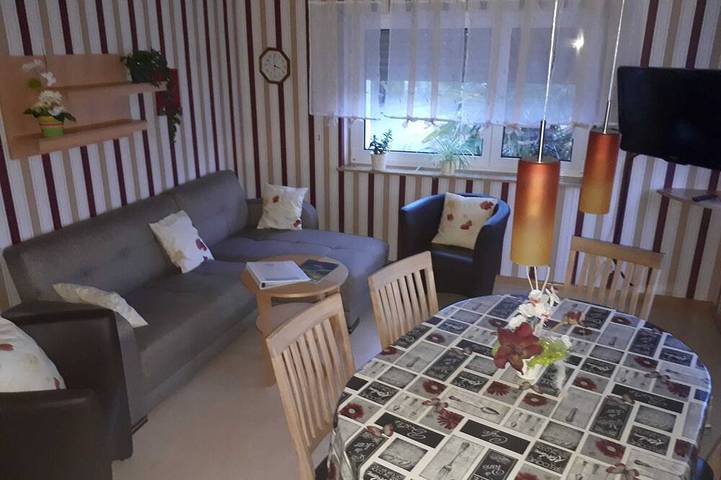 Holiday apartment for 5 people, with garden and balcony - 1