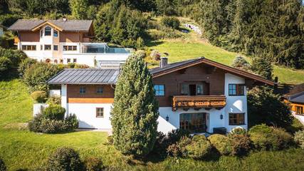 Hütte für 8 Personen, mit Seeblick und Garten in Zell am See