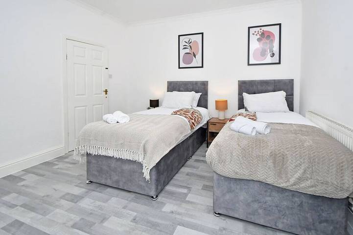 Apartment for 6 people, with garden in Crewe