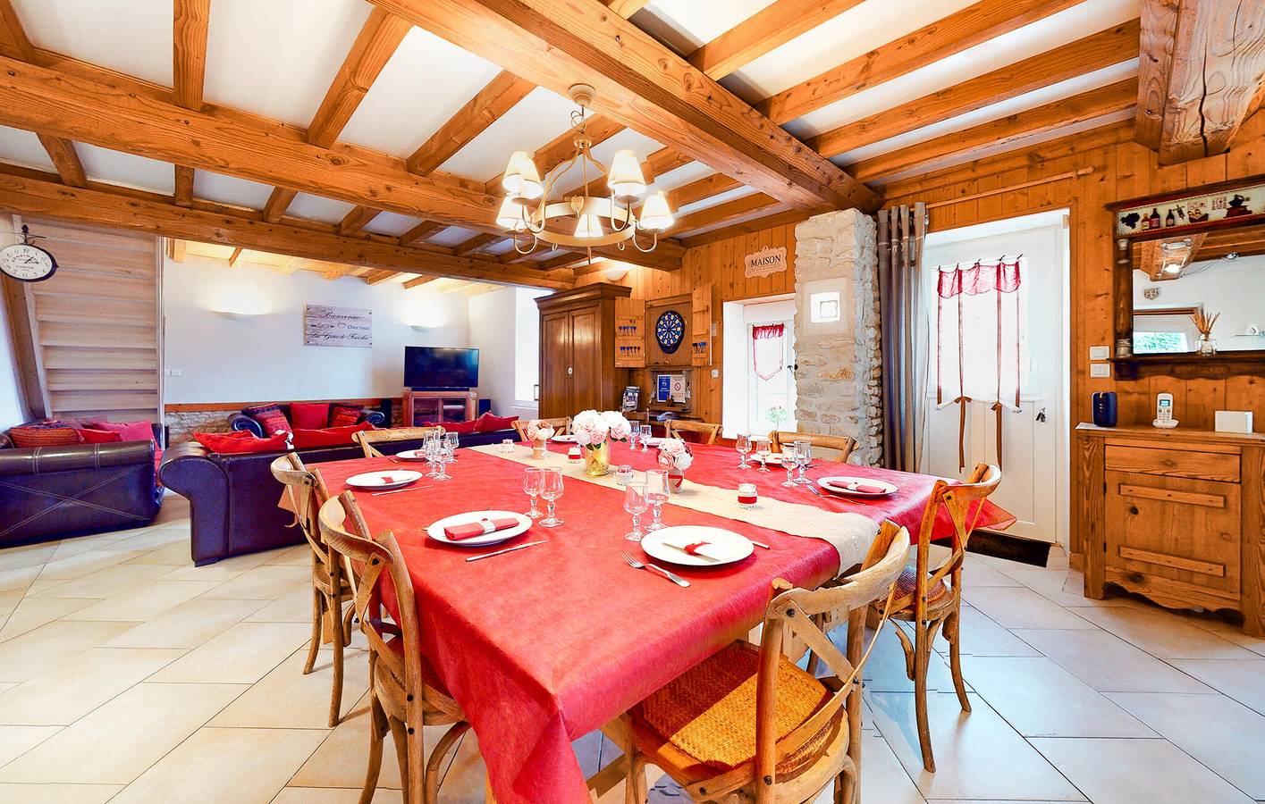 Appartement moderne avec piscine, WiFi et parking à Pertheville-Ners in Fourches, Région de Caen