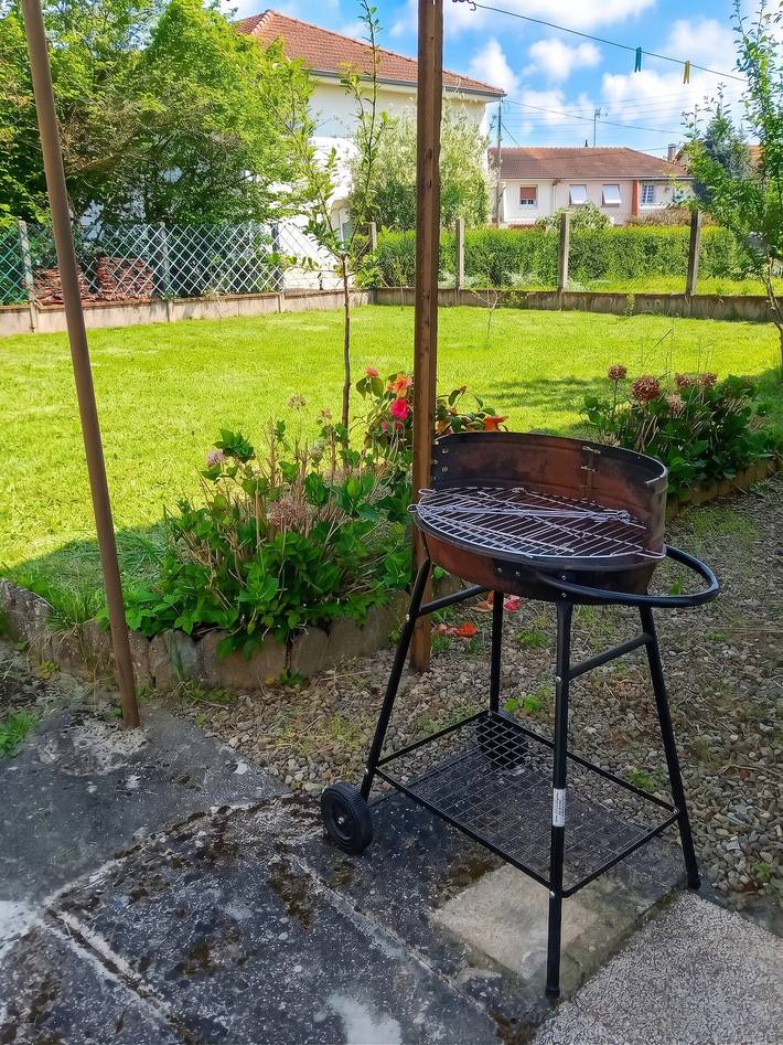 Maison confortable à Montluçon avec Jardin clôturé in Montluçon, Région de Montluçon