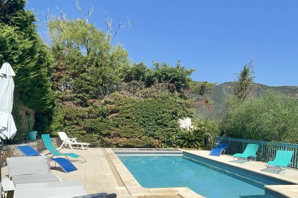 10-person villa with private heated pool and sea view in Sagone, Vico