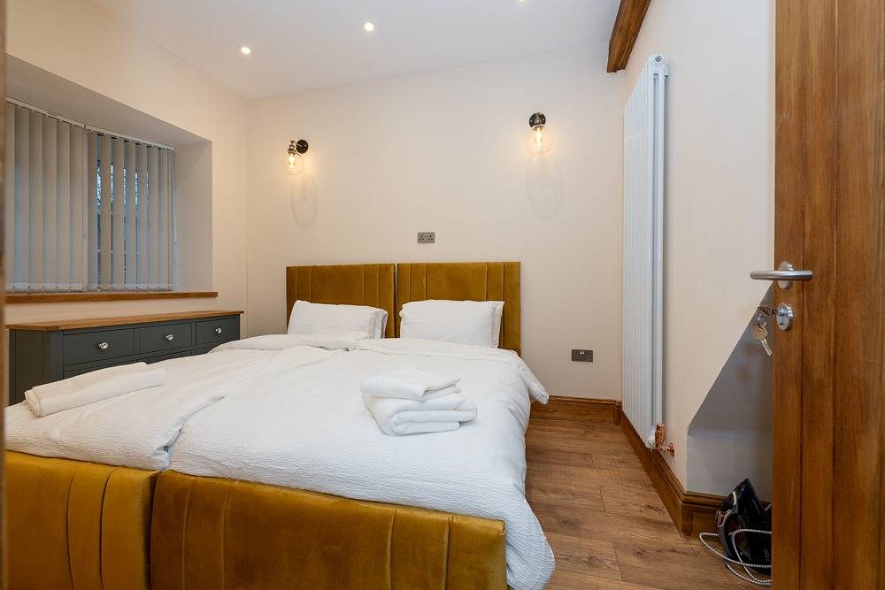 Tranquil Stoke-on-Trent 4bed, 2 Bath, Parking in Stoke-on-Trent, Midlands