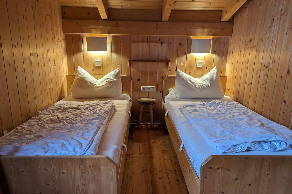 Gemütliches Almhaus mit Sauna, Kamin, Vollausstattung und W-Lan auf 1800m in Reichenau (Österreich), Nockberge